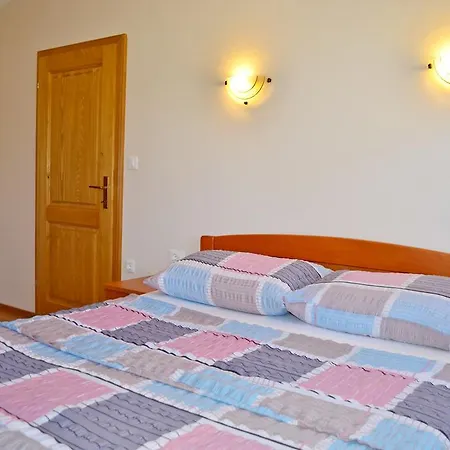 Mark Holiday home *